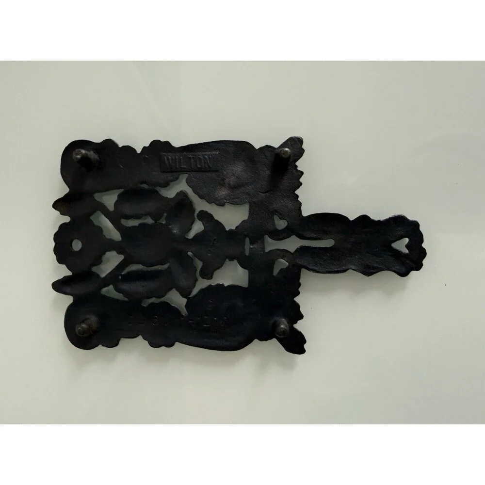 ✿ Vintage Boho Cast Iron Trivet Ornate Scroll Handle Rustic Wall Decor 1950s